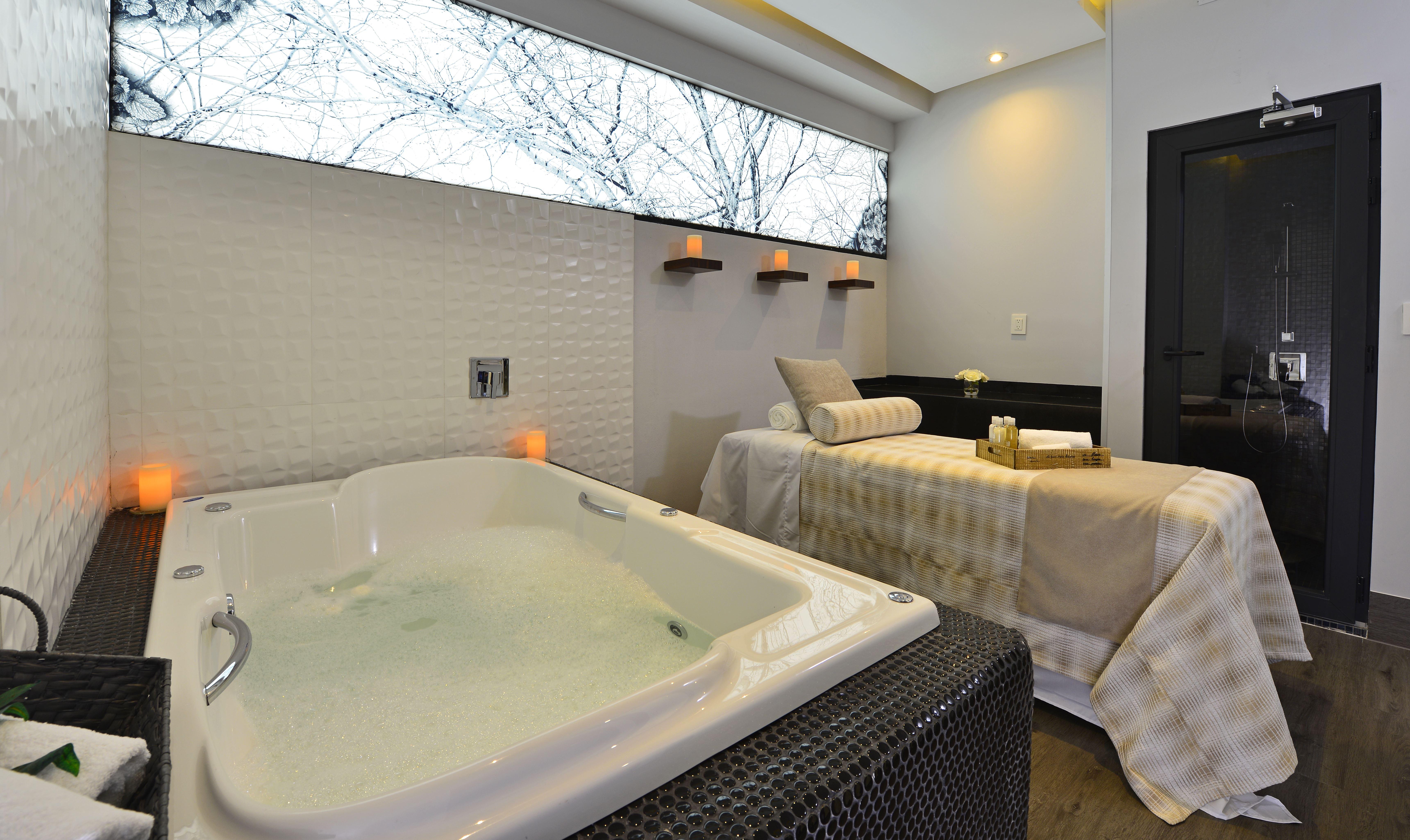 Baruk Guadalajara Hotel De Autor Εξωτερικό φωτογραφία A modern spa