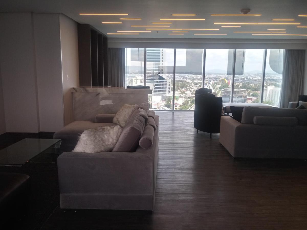 Baruk Guadalajara Hotel De Autor Εξωτερικό φωτογραφία A living room in a penthouse apartment at the Ritz-Carlton, DIFC